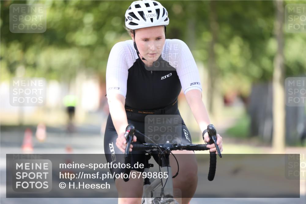 11.08.2024 - GEWOBA Citytriathlon Bremen H.Heesch http://msf.ph/oto/6799865 11.08.2024 11:57:55 Laufen  meine-sportfotos.de