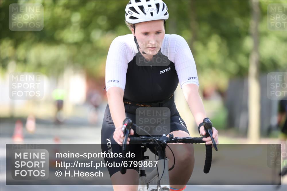 11.08.2024 - GEWOBA Citytriathlon Bremen H.Heesch http://msf.ph/oto/6799867 11.08.2024 11:57:55 Laufen  meine-sportfotos.de
