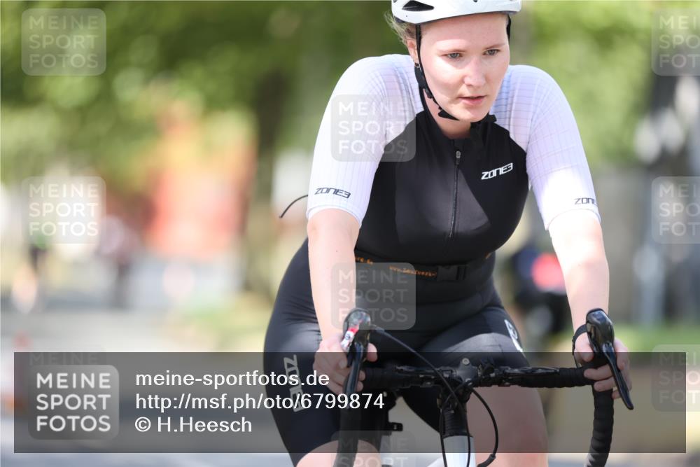 11.08.2024 - GEWOBA Citytriathlon Bremen H.Heesch http://msf.ph/oto/6799874 11.08.2024 11:57:56 Laufen  meine-sportfotos.de