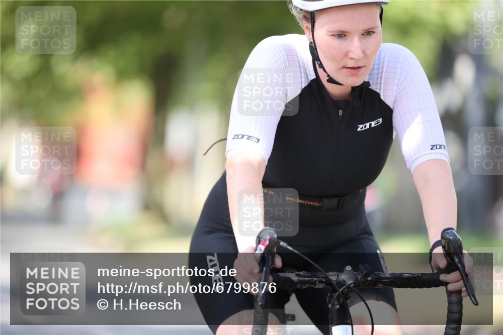 11.08.2024 - GEWOBA Citytriathlon Bremen H.Heesch http://msf.ph/oto/6799876 11.08.2024 11:57:56 Laufen  meine-sportfotos.de