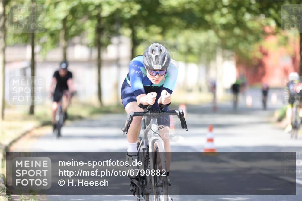11.08.2024 - GEWOBA Citytriathlon Bremen H.Heesch http://msf.ph/oto/6799882 11.08.2024 11:57:57 Laufen  meine-sportfotos.de