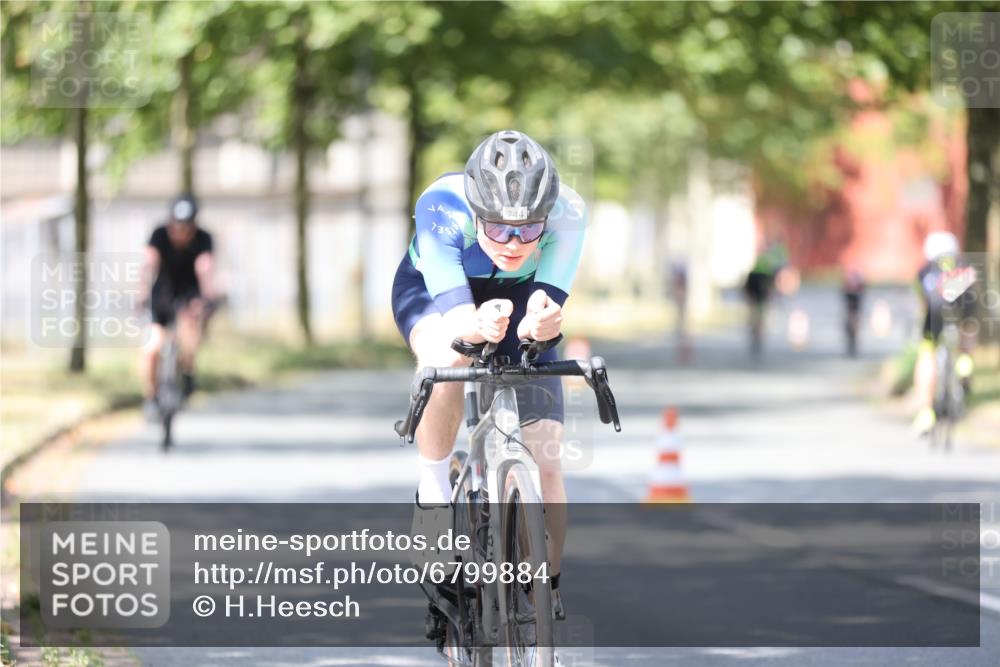 11.08.2024 - GEWOBA Citytriathlon Bremen H.Heesch http://msf.ph/oto/6799884 11.08.2024 11:57:57 Laufen  meine-sportfotos.de