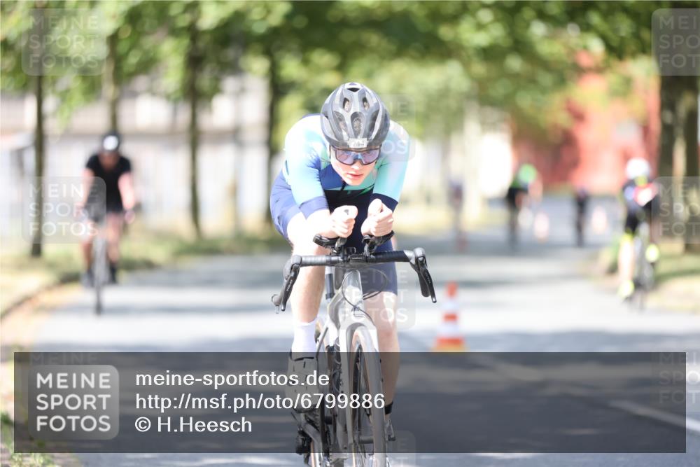11.08.2024 - GEWOBA Citytriathlon Bremen H.Heesch http://msf.ph/oto/6799886 11.08.2024 11:57:57 Laufen  meine-sportfotos.de