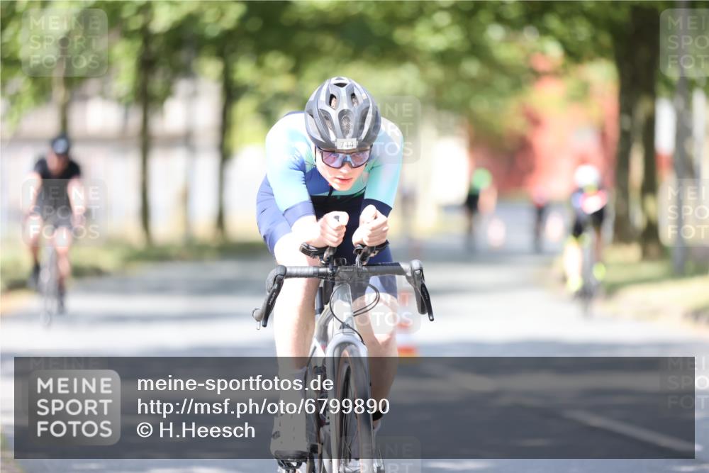 11.08.2024 - GEWOBA Citytriathlon Bremen H.Heesch http://msf.ph/oto/6799890 11.08.2024 11:57:57 Laufen  meine-sportfotos.de