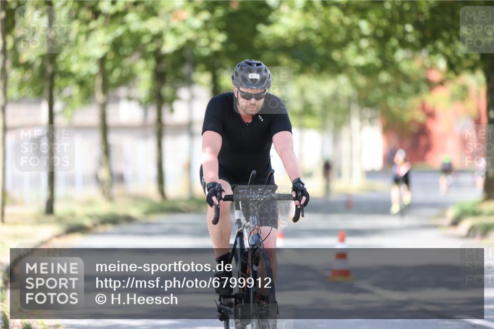 11.08.2024 - GEWOBA Citytriathlon Bremen H.Heesch http://msf.ph/oto/6799912 11.08.2024 11:58:00 Laufen  meine-sportfotos.de