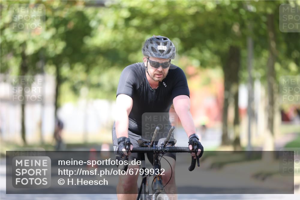 11.08.2024 - GEWOBA Citytriathlon Bremen H.Heesch http://msf.ph/oto/6799932 11.08.2024 11:58:00 Laufen  meine-sportfotos.de