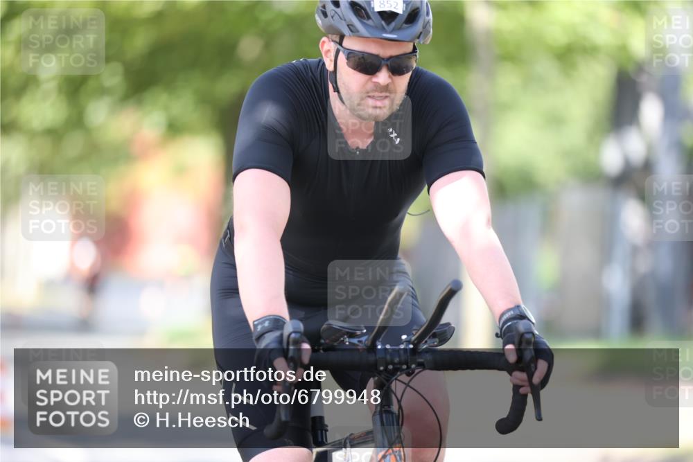 11.08.2024 - GEWOBA Citytriathlon Bremen H.Heesch http://msf.ph/oto/6799948 11.08.2024 11:58:01 Laufen  meine-sportfotos.de