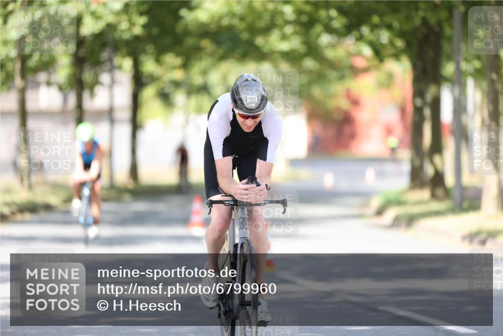 11.08.2024 - GEWOBA Citytriathlon Bremen H.Heesch http://msf.ph/oto/6799960 11.08.2024 11:58:06 Laufen  meine-sportfotos.de