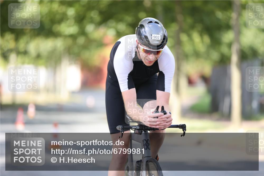 11.08.2024 - GEWOBA Citytriathlon Bremen H.Heesch http://msf.ph/oto/6799981 11.08.2024 11:58:06 Laufen  meine-sportfotos.de
