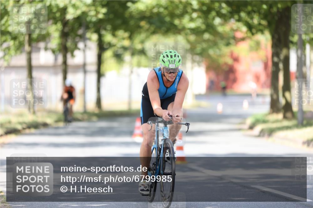 11.08.2024 - GEWOBA Citytriathlon Bremen H.Heesch http://msf.ph/oto/6799985 11.08.2024 11:58:07 Laufen  meine-sportfotos.de