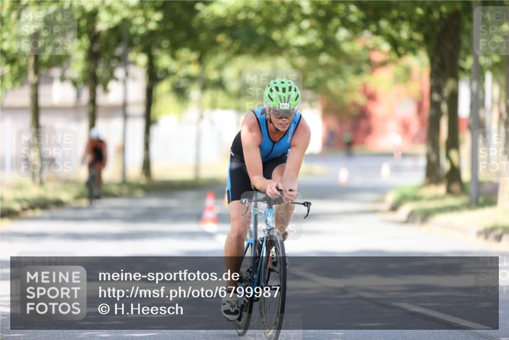 11.08.2024 - GEWOBA Citytriathlon Bremen H.Heesch http://msf.ph/oto/6799987 11.08.2024 11:58:08 Laufen  meine-sportfotos.de
