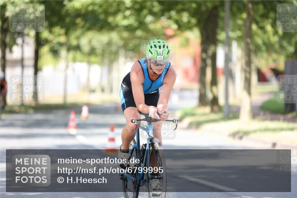 11.08.2024 - GEWOBA Citytriathlon Bremen H.Heesch http://msf.ph/oto/6799995 11.08.2024 11:58:08 Laufen  meine-sportfotos.de