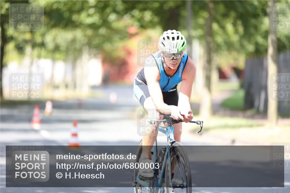 11.08.2024 - GEWOBA Citytriathlon Bremen H.Heesch http://msf.ph/oto/6800003 11.08.2024 11:58:08 Laufen  meine-sportfotos.de