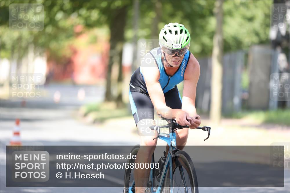 11.08.2024 - GEWOBA Citytriathlon Bremen H.Heesch http://msf.ph/oto/6800009 11.08.2024 11:58:08 Laufen  meine-sportfotos.de