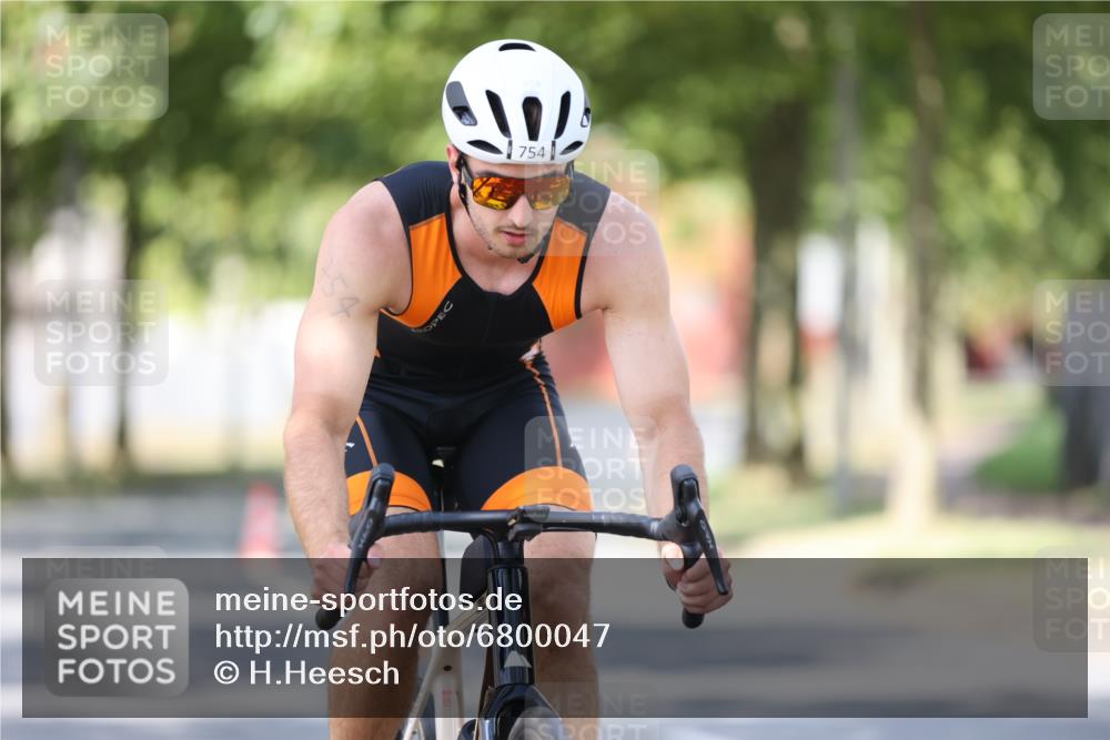 11.08.2024 - GEWOBA Citytriathlon Bremen H.Heesch http://msf.ph/oto/6800047 11.08.2024 11:58:13 Laufen  meine-sportfotos.de