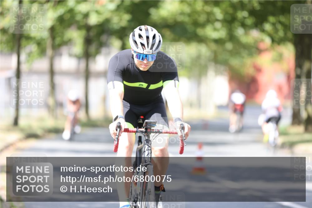 11.08.2024 - GEWOBA Citytriathlon Bremen H.Heesch http://msf.ph/oto/6800075 11.08.2024 11:58:37 Laufen  meine-sportfotos.de