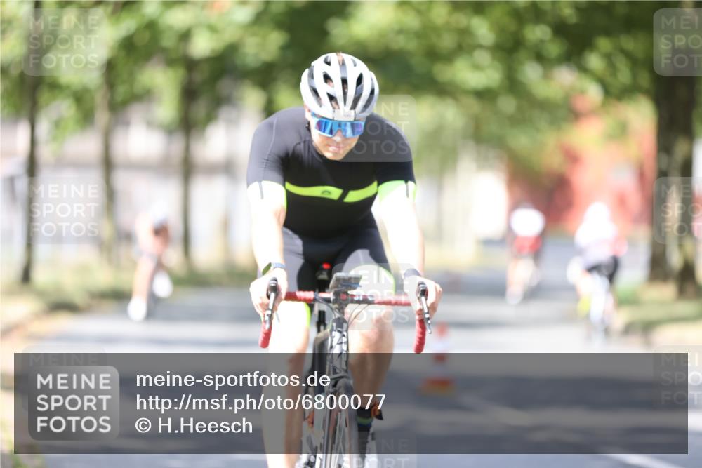 11.08.2024 - GEWOBA Citytriathlon Bremen H.Heesch http://msf.ph/oto/6800077 11.08.2024 11:58:37 Laufen  meine-sportfotos.de