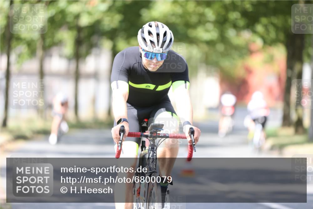 11.08.2024 - GEWOBA Citytriathlon Bremen H.Heesch http://msf.ph/oto/6800079 11.08.2024 11:58:37 Laufen  meine-sportfotos.de