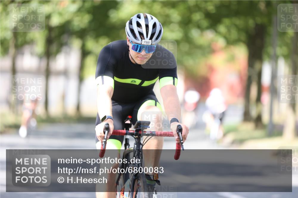 11.08.2024 - GEWOBA Citytriathlon Bremen H.Heesch http://msf.ph/oto/6800083 11.08.2024 11:58:38 Laufen  meine-sportfotos.de