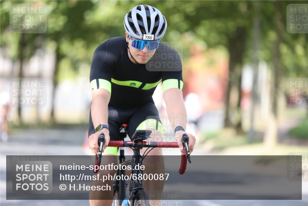 11.08.2024 - GEWOBA Citytriathlon Bremen H.Heesch http://msf.ph/oto/6800087 11.08.2024 11:58:38 Laufen  meine-sportfotos.de