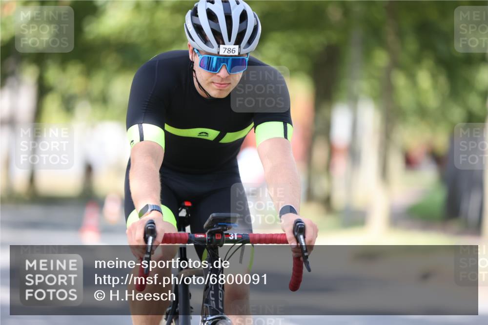 11.08.2024 - GEWOBA Citytriathlon Bremen H.Heesch http://msf.ph/oto/6800091 11.08.2024 11:58:38 Laufen  meine-sportfotos.de