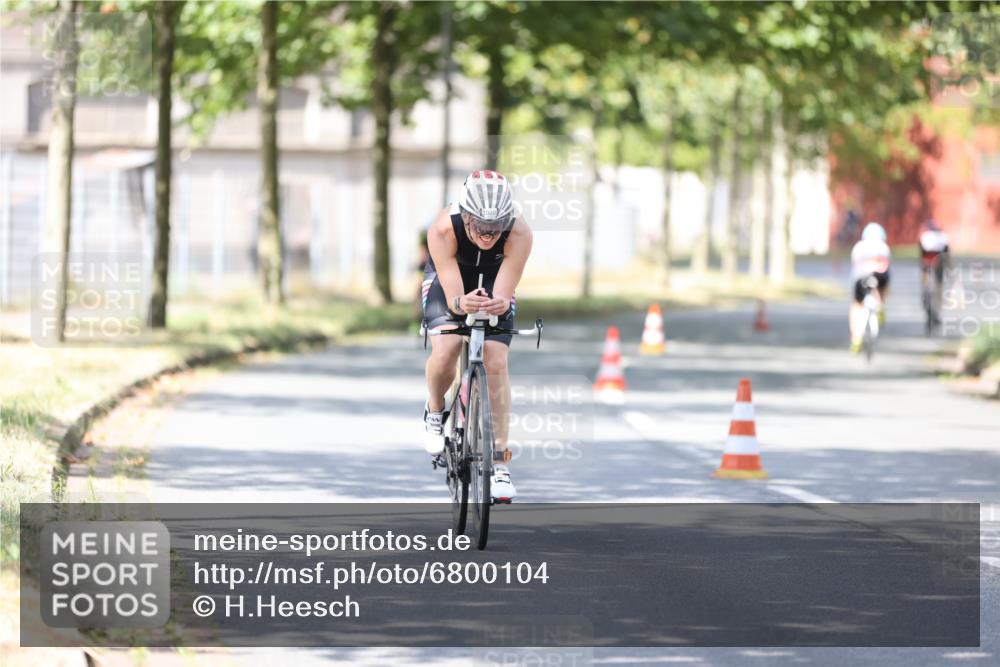 11.08.2024 - GEWOBA Citytriathlon Bremen H.Heesch http://msf.ph/oto/6800104 11.08.2024 11:58:40 Laufen  meine-sportfotos.de