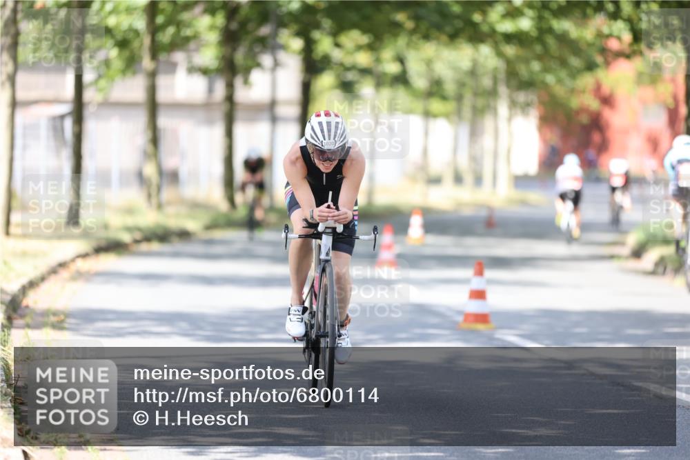 11.08.2024 - GEWOBA Citytriathlon Bremen H.Heesch http://msf.ph/oto/6800114 11.08.2024 11:58:40 Laufen  meine-sportfotos.de