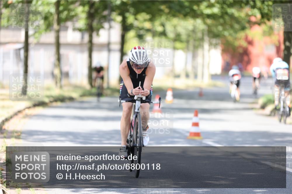11.08.2024 - GEWOBA Citytriathlon Bremen H.Heesch http://msf.ph/oto/6800118 11.08.2024 11:58:40 Laufen  meine-sportfotos.de
