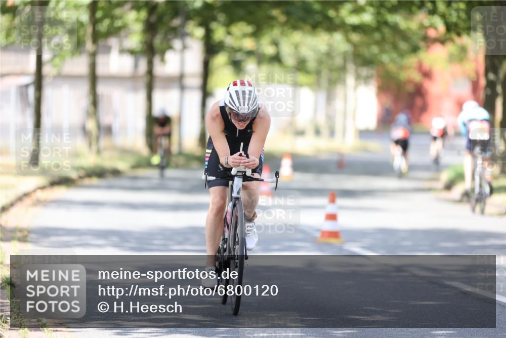 11.08.2024 - GEWOBA Citytriathlon Bremen H.Heesch http://msf.ph/oto/6800120 11.08.2024 11:58:40 Laufen  meine-sportfotos.de