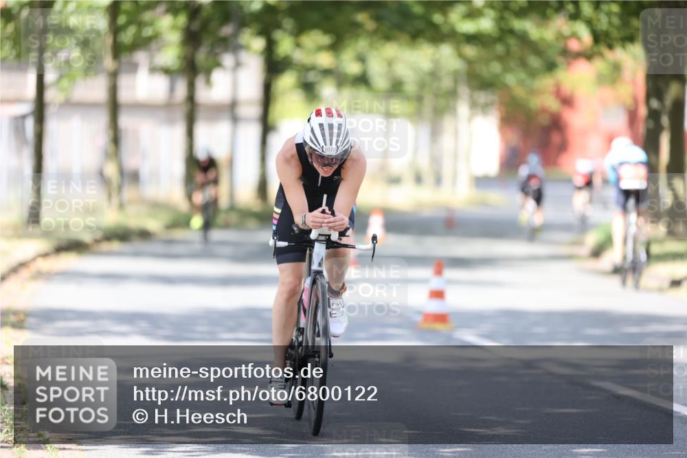 11.08.2024 - GEWOBA Citytriathlon Bremen H.Heesch http://msf.ph/oto/6800122 11.08.2024 11:58:40 Laufen  meine-sportfotos.de