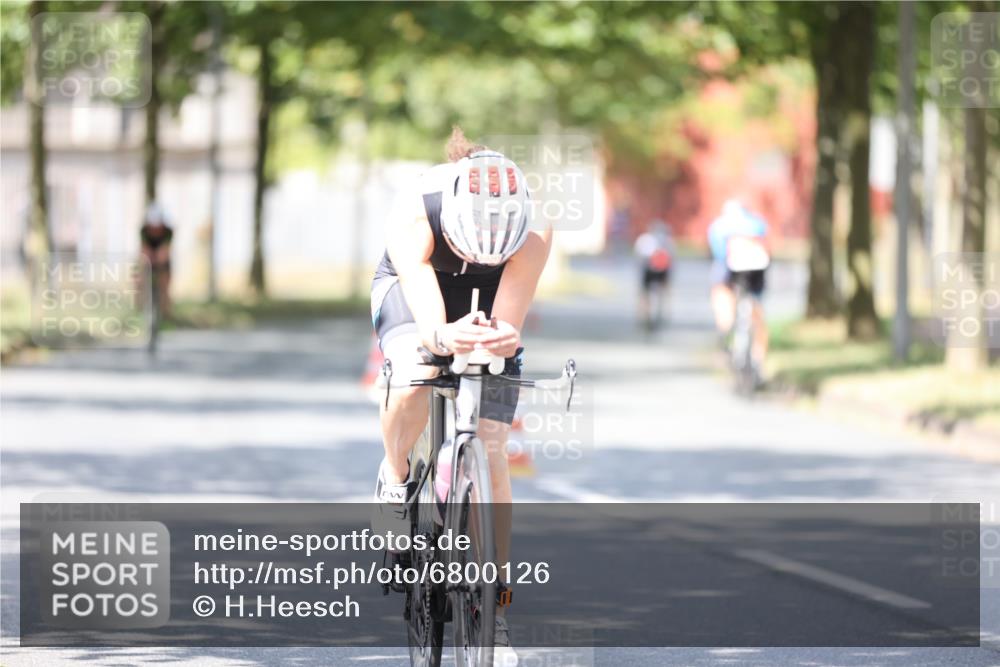 11.08.2024 - GEWOBA Citytriathlon Bremen H.Heesch http://msf.ph/oto/6800126 11.08.2024 11:58:41 Laufen  meine-sportfotos.de