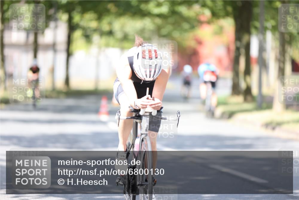 11.08.2024 - GEWOBA Citytriathlon Bremen H.Heesch http://msf.ph/oto/6800130 11.08.2024 11:58:41 Laufen  meine-sportfotos.de