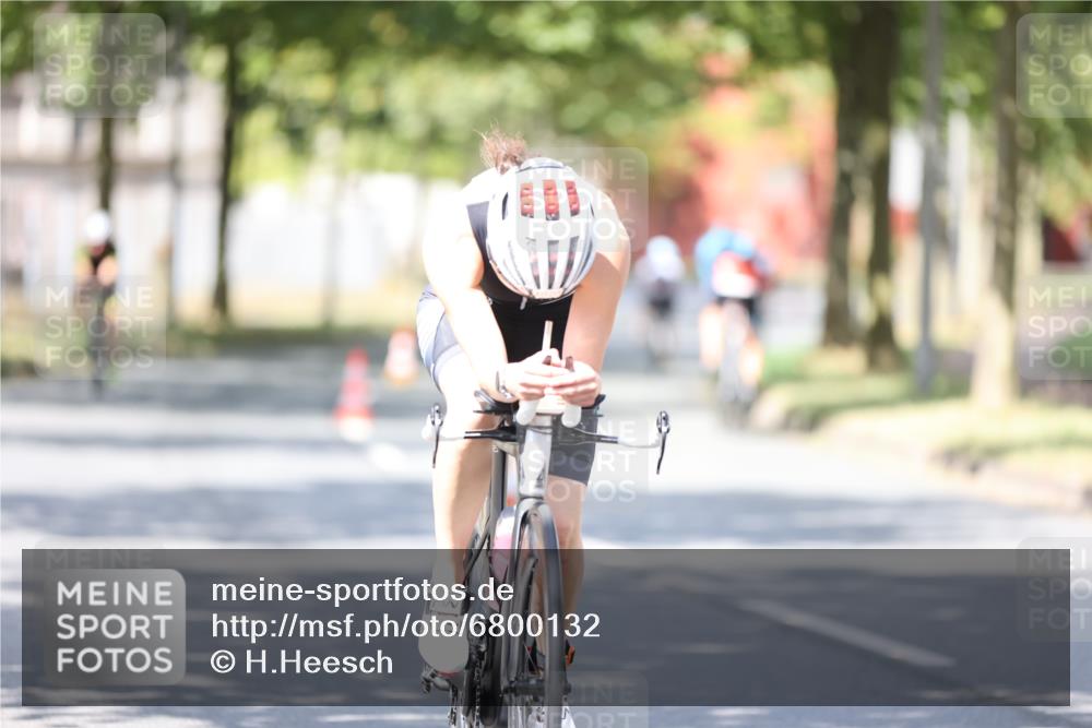11.08.2024 - GEWOBA Citytriathlon Bremen H.Heesch http://msf.ph/oto/6800132 11.08.2024 11:58:41 Laufen  meine-sportfotos.de