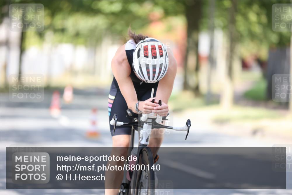 11.08.2024 - GEWOBA Citytriathlon Bremen H.Heesch http://msf.ph/oto/6800140 11.08.2024 11:58:41 Laufen  meine-sportfotos.de
