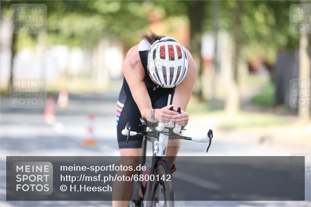 11.08.2024 - GEWOBA Citytriathlon Bremen H.Heesch http://msf.ph/oto/6800142 11.08.2024 11:58:41 Laufen  meine-sportfotos.de
