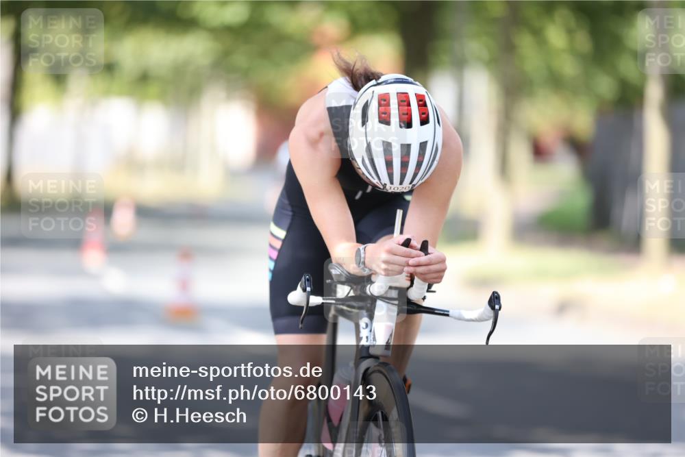 11.08.2024 - GEWOBA Citytriathlon Bremen H.Heesch http://msf.ph/oto/6800143 11.08.2024 11:58:41 Laufen  meine-sportfotos.de