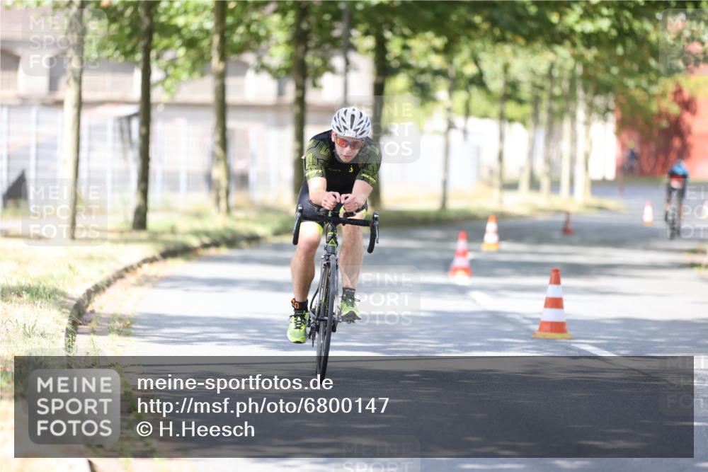 11.08.2024 - GEWOBA Citytriathlon Bremen H.Heesch http://msf.ph/oto/6800147 11.08.2024 11:58:44 Laufen  meine-sportfotos.de