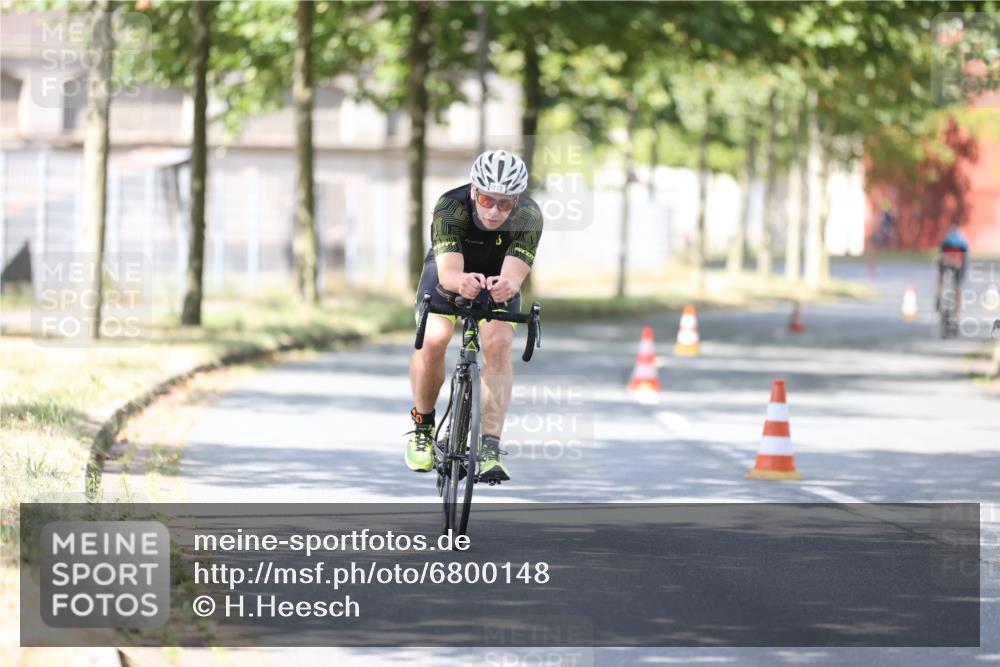 11.08.2024 - GEWOBA Citytriathlon Bremen H.Heesch http://msf.ph/oto/6800148 11.08.2024 11:58:44 Laufen  meine-sportfotos.de