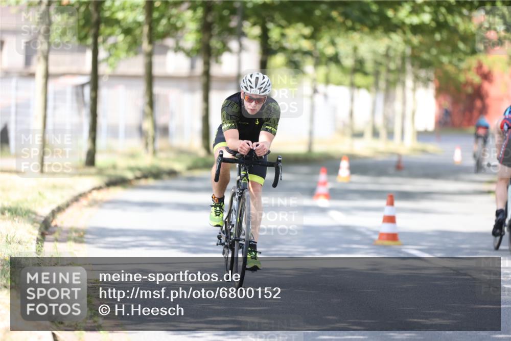 11.08.2024 - GEWOBA Citytriathlon Bremen H.Heesch http://msf.ph/oto/6800152 11.08.2024 11:58:44 Laufen  meine-sportfotos.de