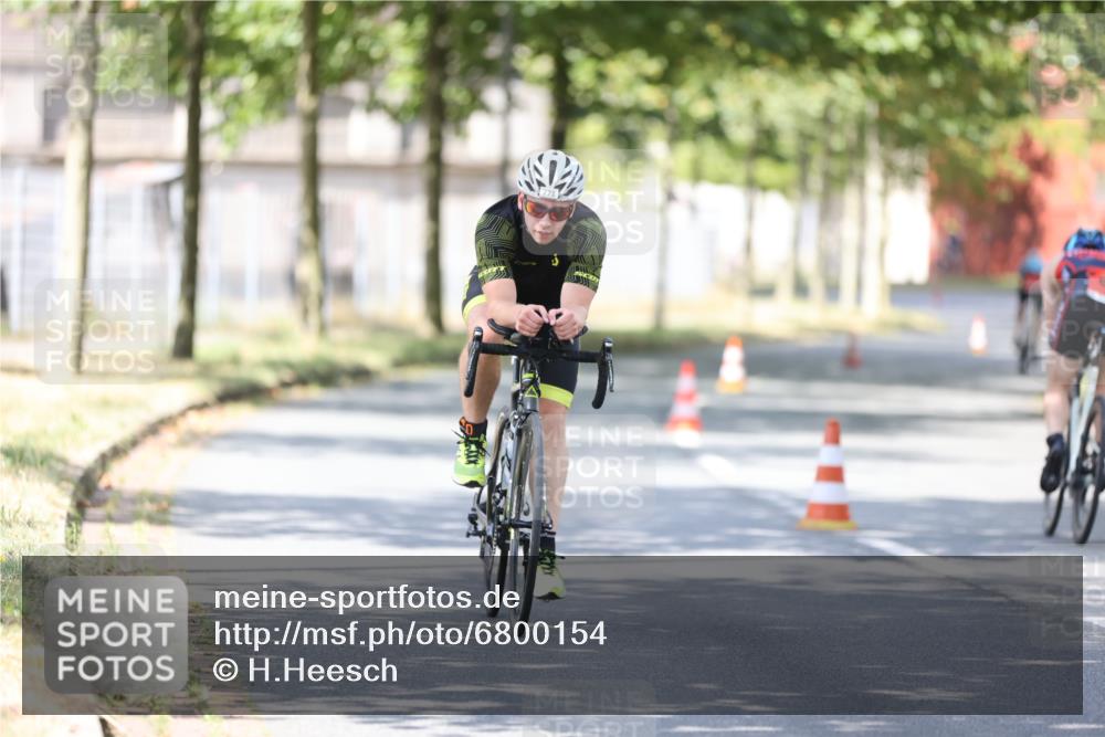 11.08.2024 - GEWOBA Citytriathlon Bremen H.Heesch http://msf.ph/oto/6800154 11.08.2024 11:58:44 Laufen  meine-sportfotos.de