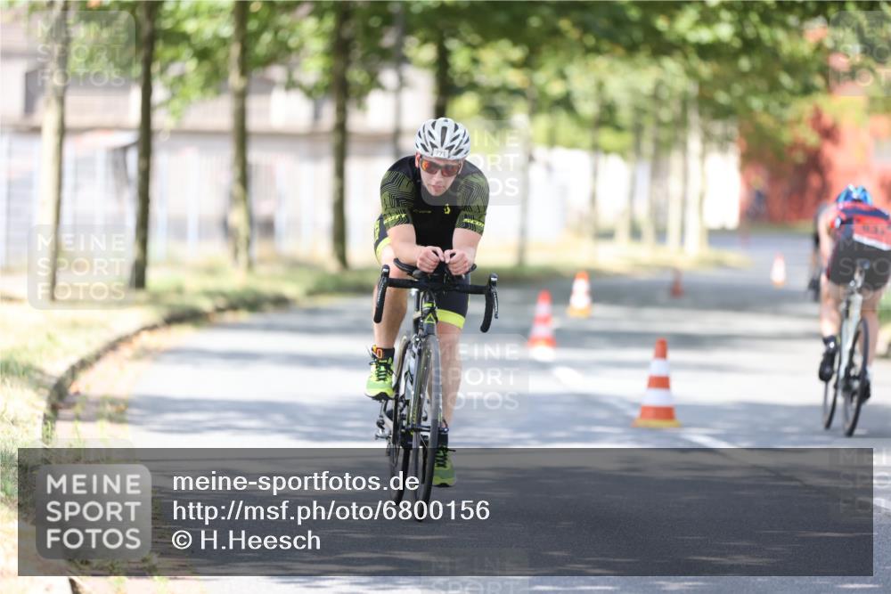 11.08.2024 - GEWOBA Citytriathlon Bremen H.Heesch http://msf.ph/oto/6800156 11.08.2024 11:58:44 Laufen  meine-sportfotos.de