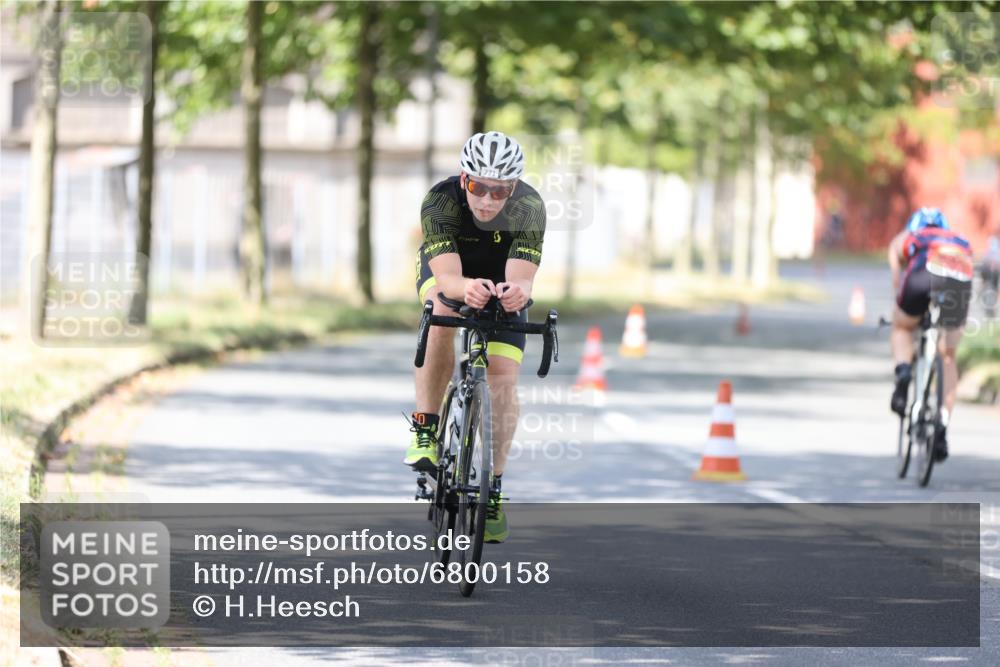 11.08.2024 - GEWOBA Citytriathlon Bremen H.Heesch http://msf.ph/oto/6800158 11.08.2024 11:58:44 Laufen  meine-sportfotos.de