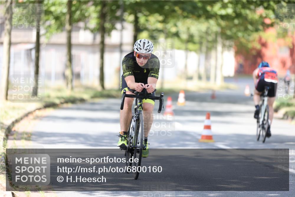 11.08.2024 - GEWOBA Citytriathlon Bremen H.Heesch http://msf.ph/oto/6800160 11.08.2024 11:58:44 Laufen  meine-sportfotos.de