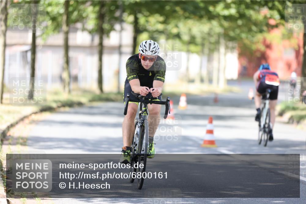 11.08.2024 - GEWOBA Citytriathlon Bremen H.Heesch http://msf.ph/oto/6800161 11.08.2024 11:58:44 Laufen  meine-sportfotos.de
