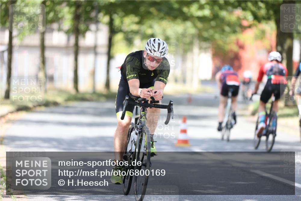 11.08.2024 - GEWOBA Citytriathlon Bremen H.Heesch http://msf.ph/oto/6800169 11.08.2024 11:58:45 Laufen  meine-sportfotos.de