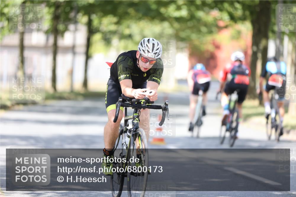 11.08.2024 - GEWOBA Citytriathlon Bremen H.Heesch http://msf.ph/oto/6800173 11.08.2024 11:58:45 Laufen  meine-sportfotos.de