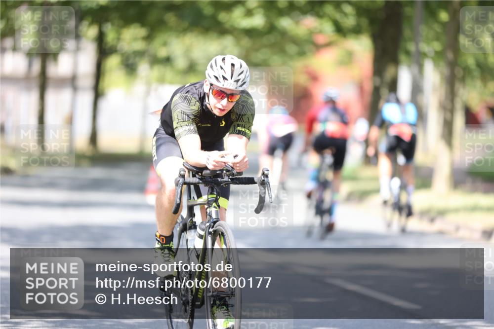 11.08.2024 - GEWOBA Citytriathlon Bremen H.Heesch http://msf.ph/oto/6800177 11.08.2024 11:58:45 Laufen  meine-sportfotos.de