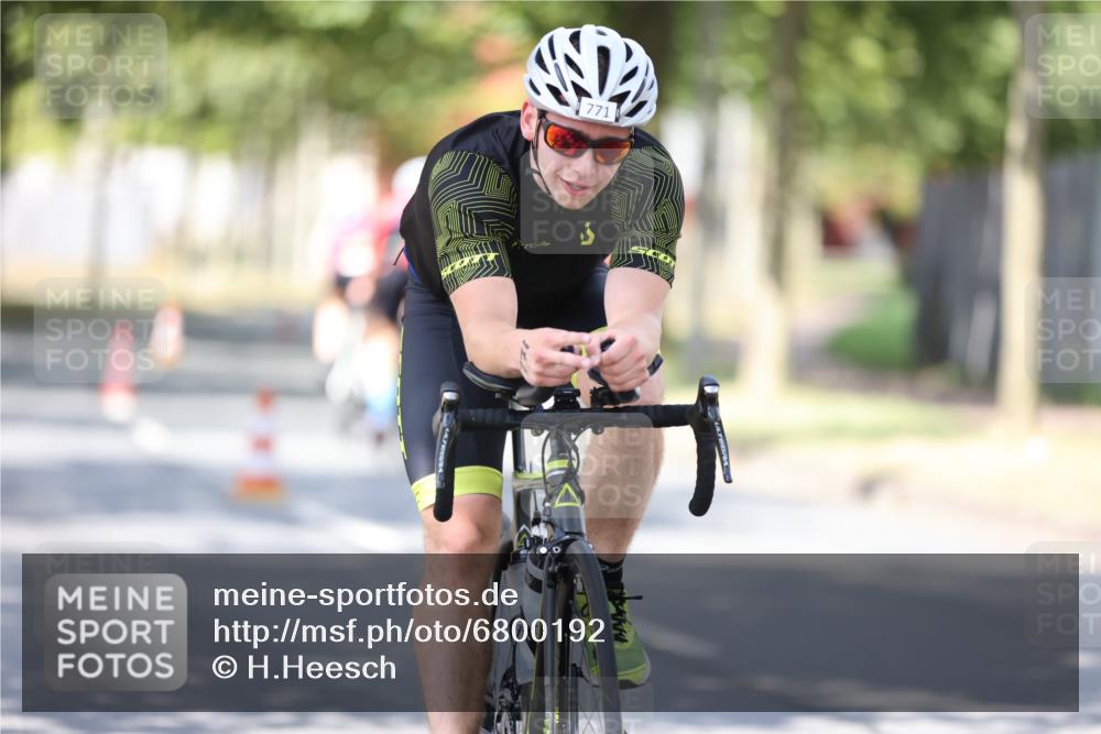 11.08.2024 - GEWOBA Citytriathlon Bremen H.Heesch http://msf.ph/oto/6800192 11.08.2024 11:58:45 Laufen  meine-sportfotos.de