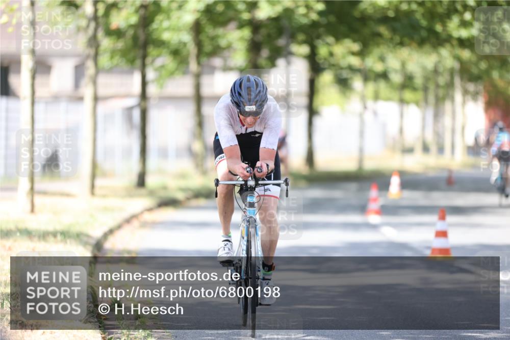 11.08.2024 - GEWOBA Citytriathlon Bremen H.Heesch http://msf.ph/oto/6800198 11.08.2024 11:59:09 Laufen  meine-sportfotos.de