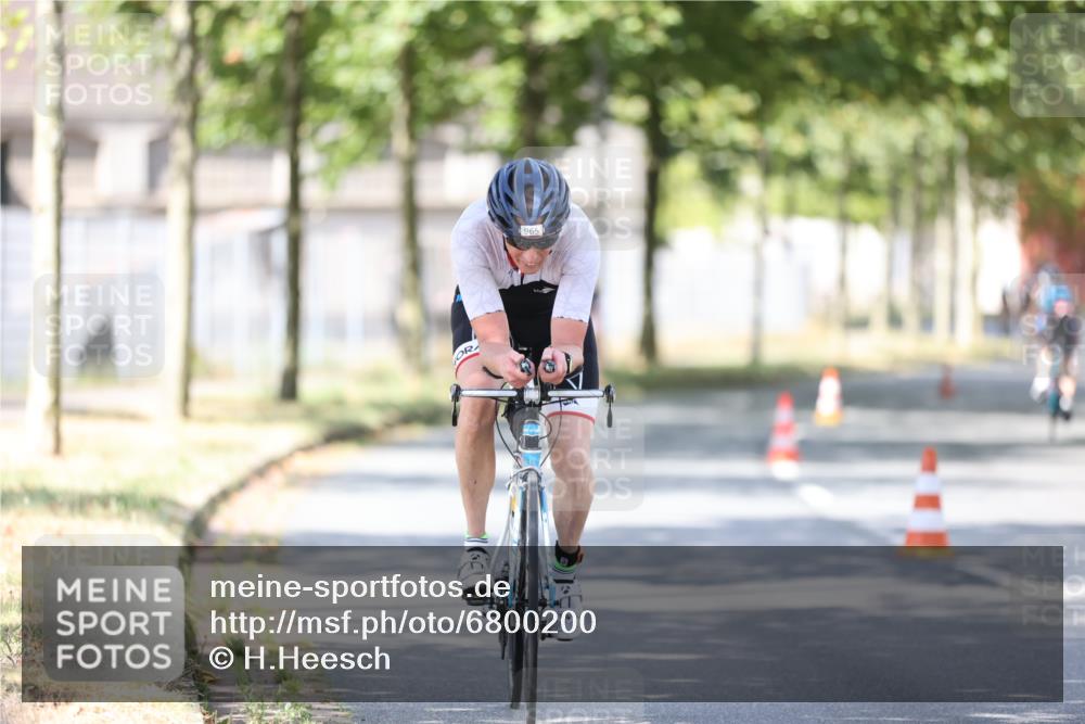 11.08.2024 - GEWOBA Citytriathlon Bremen H.Heesch http://msf.ph/oto/6800200 11.08.2024 11:59:09 Laufen  meine-sportfotos.de
